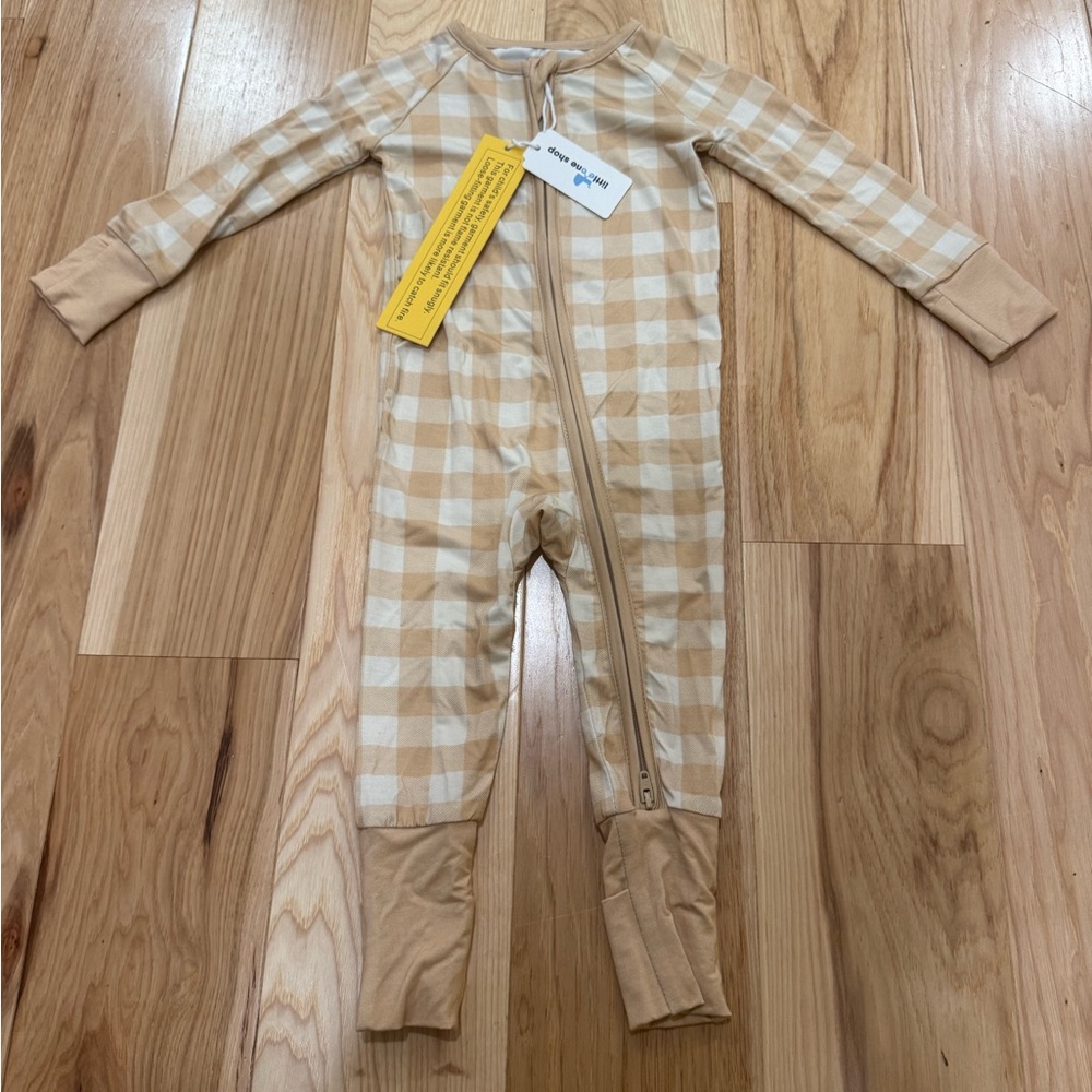 LittleOne Shop Co. convertible sleeper, NWT Smoke free